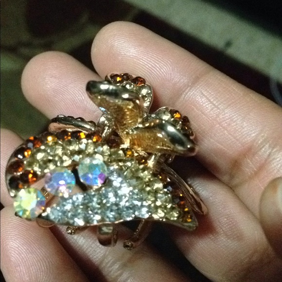 Rhinestones gold butterfly  clip - Picture 2 of 5